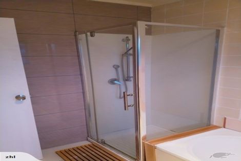 Photo of property in 2/61 Greenslade Crescent, Northcote, Auckland, 0627