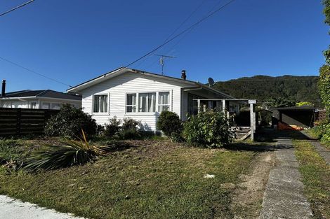 Photo of property in 31 Karamu Crescent, Wainuiomata, Lower Hutt, 5014