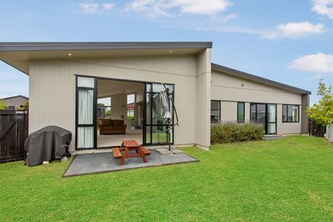 Photo of property in 11 Parachute Crescent, Papakura, 2110