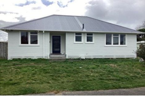 Photo of property in 6 Holland Crescent, Bulls, 4818