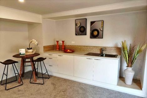 Photo of property in 21 Homewood Place, Chatswood, Auckland, 0626