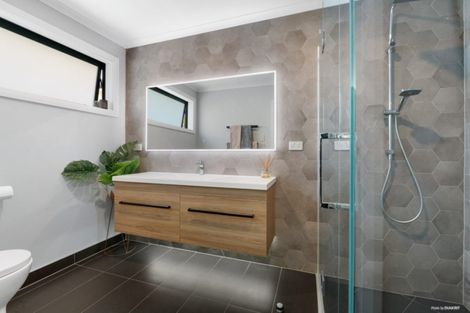 Photo of property in 16 Boocock Crescent, Orewa, 0931