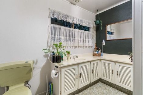 Photo of property in 4 Puketaha Road, Swanson, Auckland, 0816