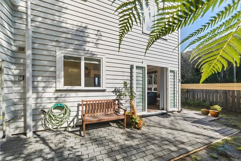 Photo of property in 25 Omar Street, Khandallah, Wellington, 6035