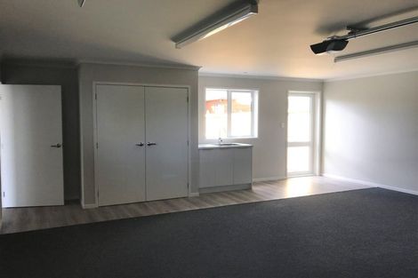 Photo of property in 28 Queen Street, Cambridge, 3434