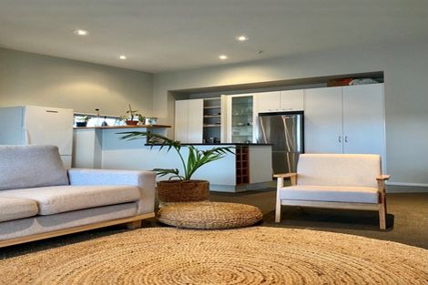 Photo of property in 8a Madeira Lane, Grafton, Auckland, 1023