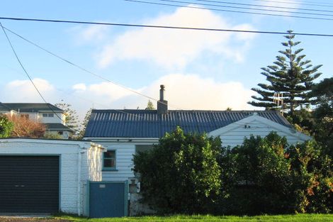 Photo of property in 25 Golf Road, Paraparaumu Beach, Paraparaumu, 5032