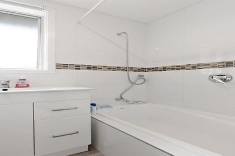 Photo of property in 41 Oreil Avenue, West Harbour, Auckland, 0618