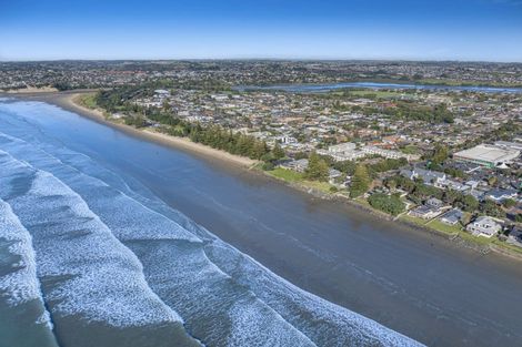 Photo of property in 24/3 Riverside Road, Orewa, 0931