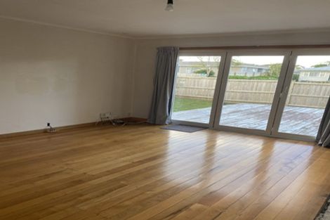 Photo of property in 1/15 Tane Street, New Lynn, Auckland, 0600