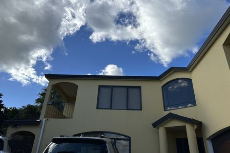 Photo of property in 8 Canonbie Place, East Tamaki Heights, Auckland, 2016