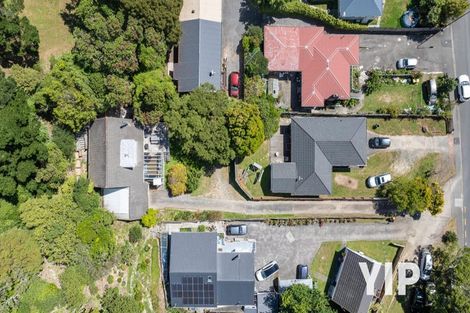 Photo of property in 74 Newlands Road, Newlands, Wellington, 6037