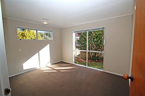 Photo of property in 5 Lombardy Place, Whalers Gate, New Plymouth, 4310