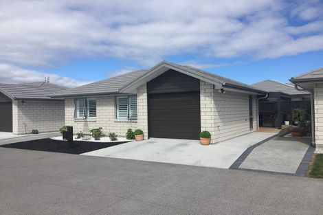 Photo of property in 12 Lance Way, Papamoa, 3118