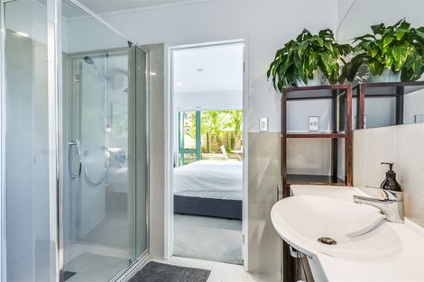 Photo of property in 1/39 Seaton Road, Murrays Bay, Auckland, 0630