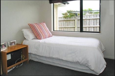 Photo of property in 12 Greenstone Place, Aotea, Porirua, 5024