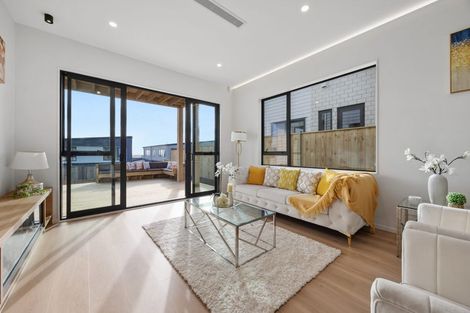 Photo of property in 11 Mill Hill Close, Flat Bush, 2019