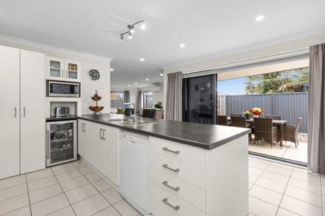 Photo of property in 12 Portland Place, Poraiti, Napier, 4112