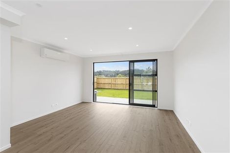 Photo of property in 16 Vincent Mcgrath Crescent, Swanson, Auckland, 0614