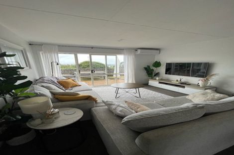 Photo of property in 1 Hartley Terrace, Massey, Auckland, 0614