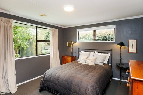 Photo of property in 8 Earl Place, Hokowhitu, Palmerston North, 4410