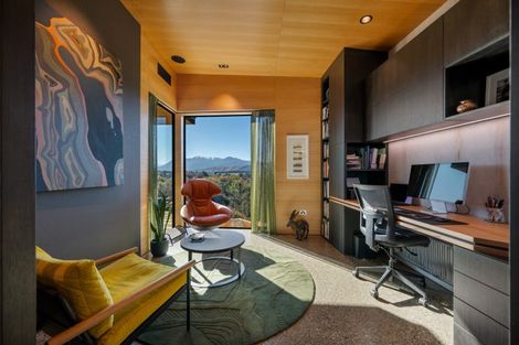 Photo of property in 10 Kanuka Rise, Albert Town, Wanaka, 9305