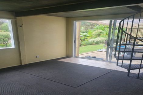 Photo of property in 279 Motutara Road, Muriwai, Waimauku, 0881