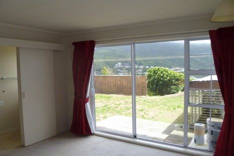 Photo of property in 34 Parklands Drive, Karori, Wellington, 6012