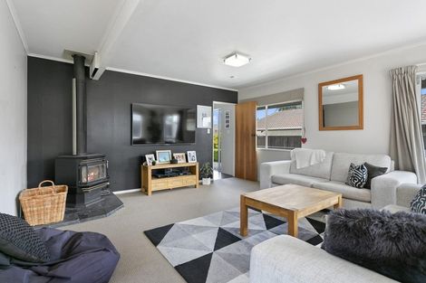 Photo of property in 16 Sheridan Crescent, Leamington, Cambridge, 3432