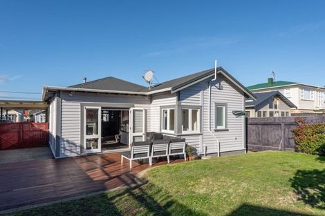 Photo of property in 19 Palm Avenue, Lyall Bay, Wellington, 6022