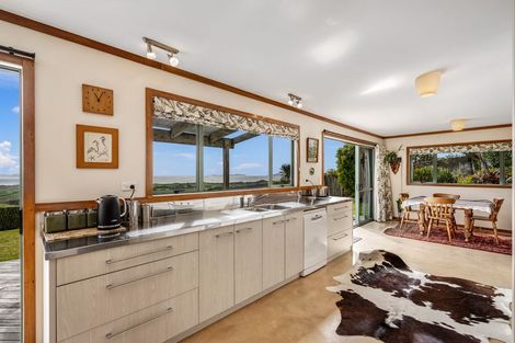 Photo of property in 275 Massey Road, Waipu, 0582