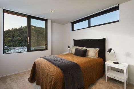 Photo of property in 69 Waikawa Road, Picton, 7220