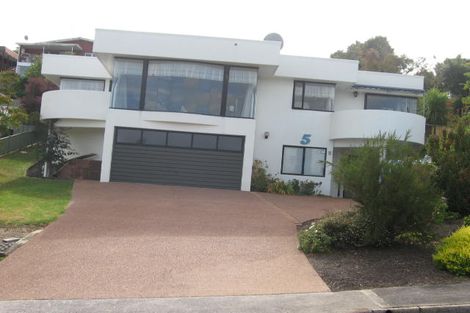 Photo of property in 5 Girrahween Drive, Totara Vale, Auckland, 0629