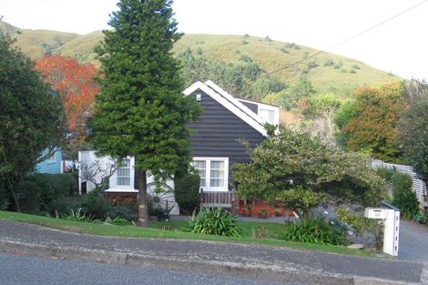 Photo of property in 10 Woodvale Grove, Fairfield, Lower Hutt, 5011