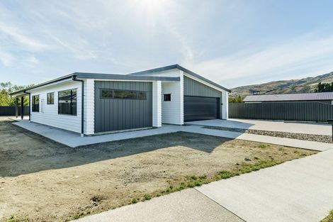 Photo of property in 25 Searle Drive, Cromwell, 9310