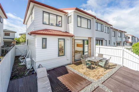 Photo of property in 20/22 Northcross Drive, Oteha, Auckland, 0632