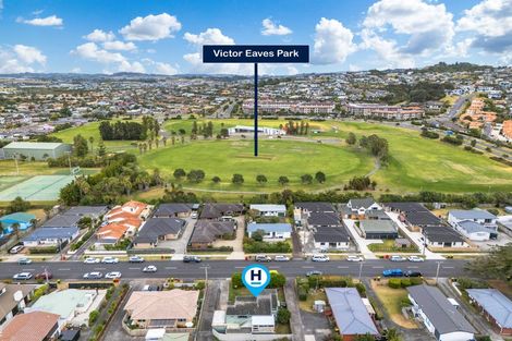 Photo of property in 141 Centreway Road, Orewa, 0931