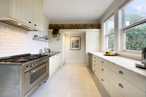 Photo of property in 16 Saint Mary Street, Thorndon, Wellington, 6011