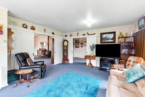 Photo of property in 96 Amohia Street, Paraparaumu, 5032