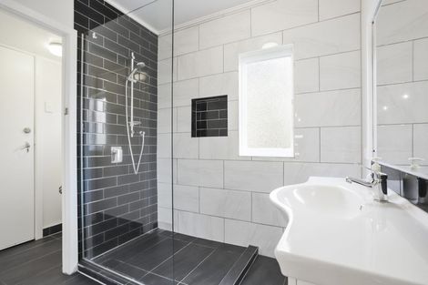 Photo of property in 58 Taylor Road, Mangere Bridge, Auckland, 2022