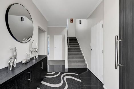 Photo of property in 18 Parkvue Drive, Bell Block, New Plymouth, 4312