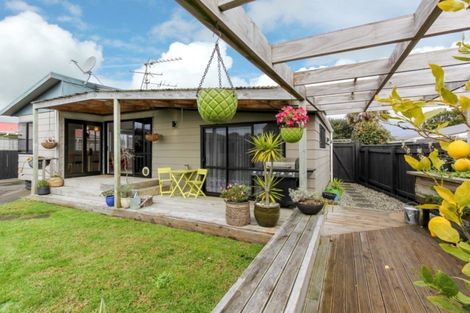 Photo of property in 9 Rahiri Street, Waitara, 4320