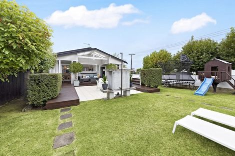 Photo of property in 88 Walker Road, Point Chevalier, Auckland, 1022