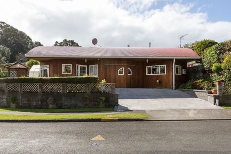 Photo of property in 8a Spencer Place, Merrilands, New Plymouth, 4312