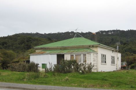 Photo of property in 681 Seven Mile Road, Runanga, 7803