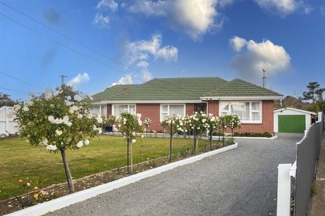 Photo of property in 8 Wildwood Avenue, Wainoni, Christchurch, 8061