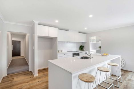 Photo of property in 13 Olney Court, One Tree Point, 0118