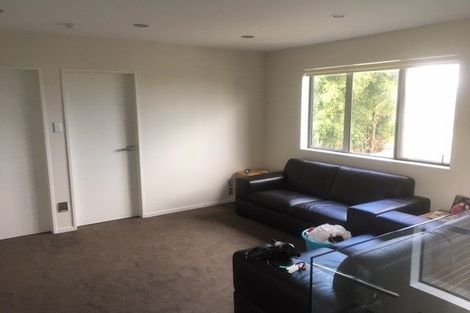 Photo of property in 235b Great North Road, Henderson, Auckland, 0612