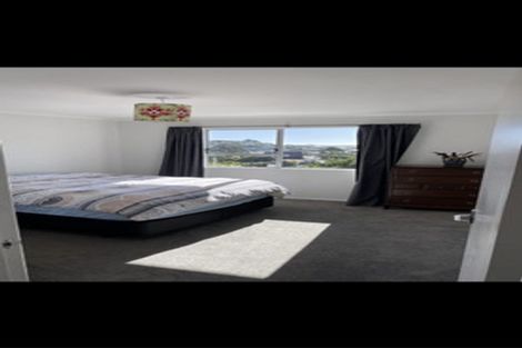 Photo of property in 3 Lomond Street, Newlands, Wellington, 6037