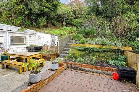 Photo of property in 21 Charlotte Avenue, Brooklyn, Wellington, 6021